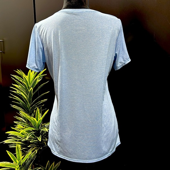 The Nike Tee Dri-Fit Athletic cut,V-neck,short sleeve,powder blue heather stripe - Picture 2 of 9